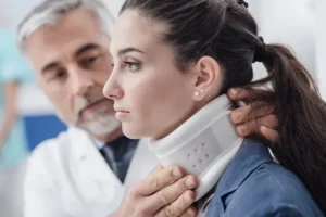 بهترین گردنبند طبی برای آرتروز و دیسک گردن چیست؟ | کاراپارس